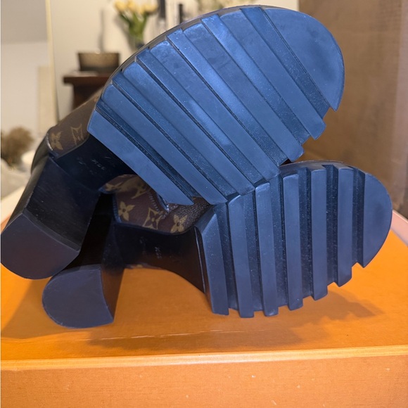 Louis Vuitton Star Trail Lace Up Boots - Picture 3 of 5
